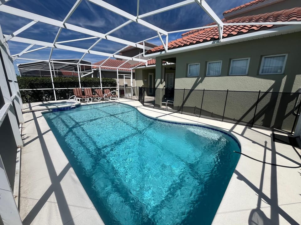 633 Fabulous 6 bed Home with Due South Facing Private Pool Themed Kids Rooms Villa in Four Corners