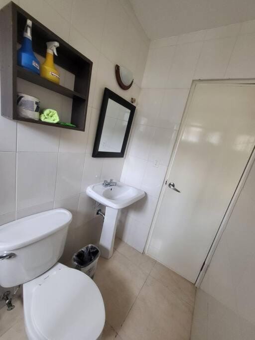 R.7-7 Lindo estudio de 2 recámaras, zona turística Apartment in Panama City, Panama