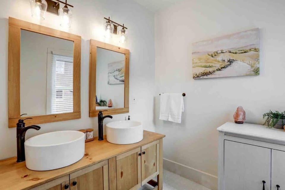 Beautiful Boho Villa on Vine in the heart of Lancaster House in Lancaster