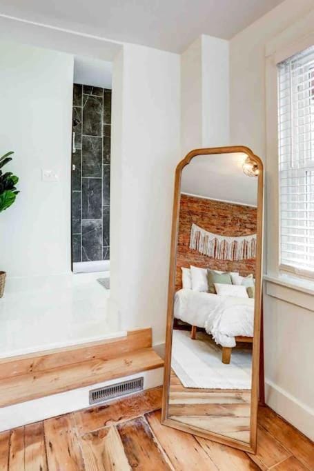 Beautiful Boho Villa on Vine in the heart of Lancaster House in Lancaster