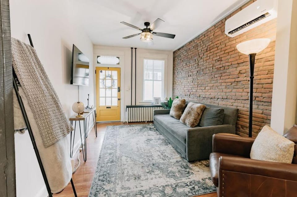 Comfy renovated townhome - heart of Downtown Lancaster House in Lancaster