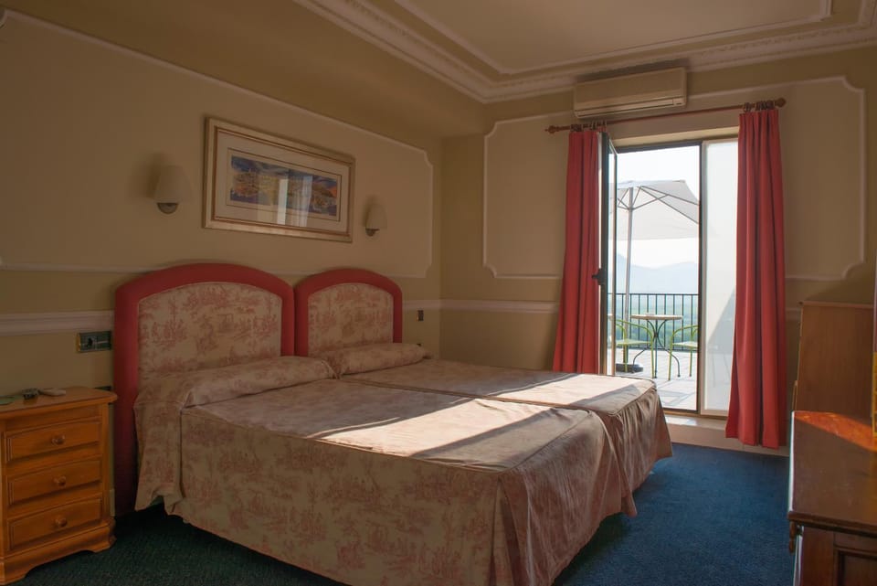 Balcony/Terrace, Bedroom, Pets