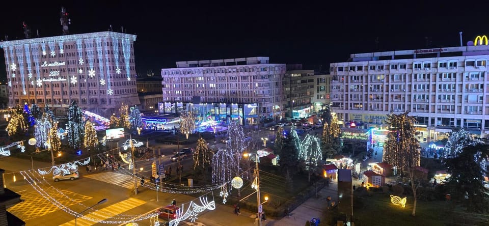 Night, People, Evening entertainment, City view, Location