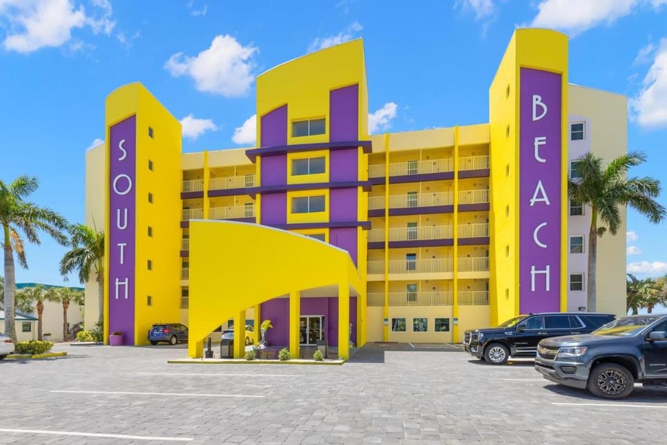 South Beach Condo Hotel by Travel Resort Services, Inc. House in Treasure Island