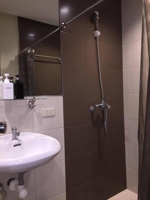 Spacious Studio Apartment B207 Apartment in Makati