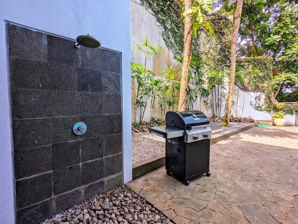 Cottonwood Villa Mewah Nilaya Dago BBQ Billyard Villa in Bandung