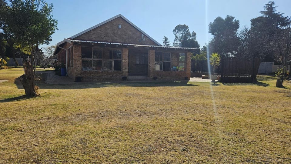 Property building, Natural landscape, Garden view