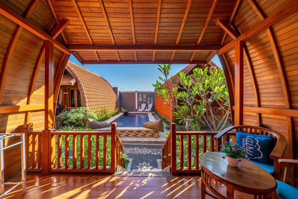 Property building, Patio, Spring, Day, Garden, View (from property/room), Balcony/Terrace, Living room, Seating area, Garden view