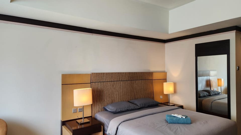 Bedroom, towels