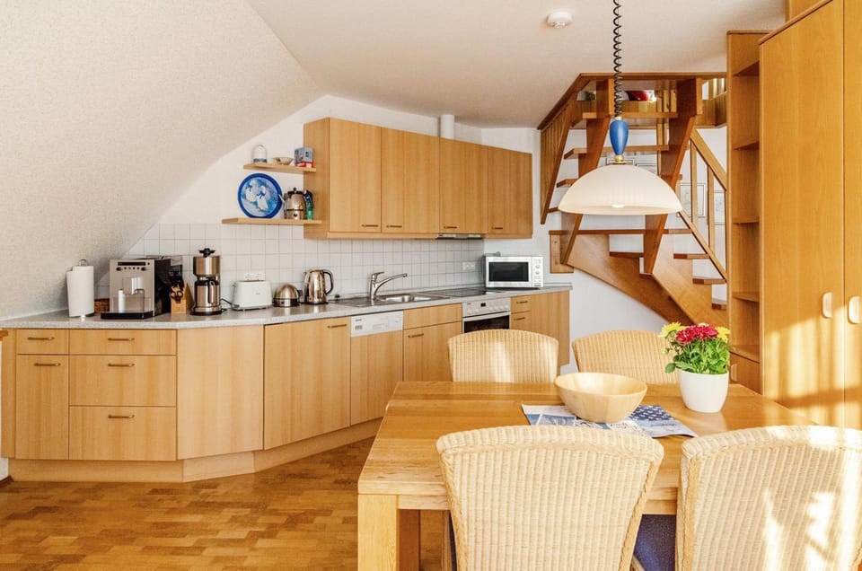 Property building, Kitchen or kitchenette, Living room