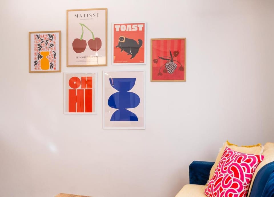 Living room, Decorative detail, Seating area