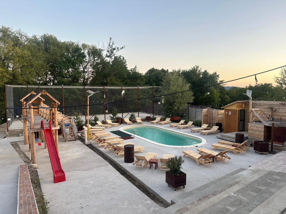 Conacul Voievozilor Bed and Breakfast in Romania