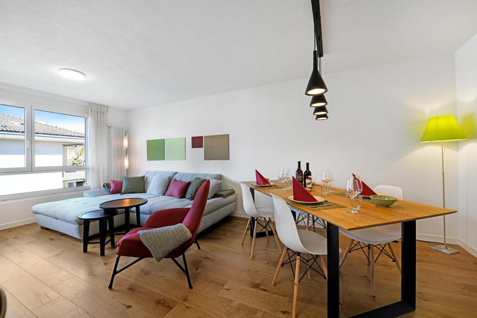 Living room, Seating area, Dining area