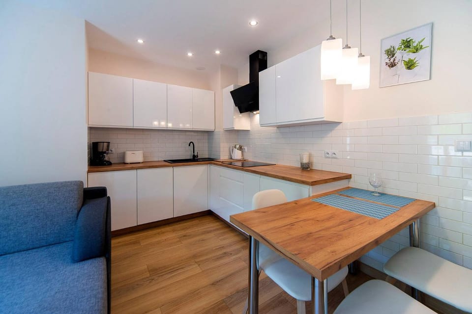 Kitchen or kitchenette, Living room, Seating area, Dining area, minibar, pet friendly