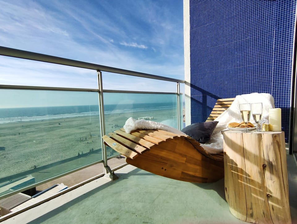 Day, Natural landscape, View (from property/room), Balcony/Terrace, Sea view