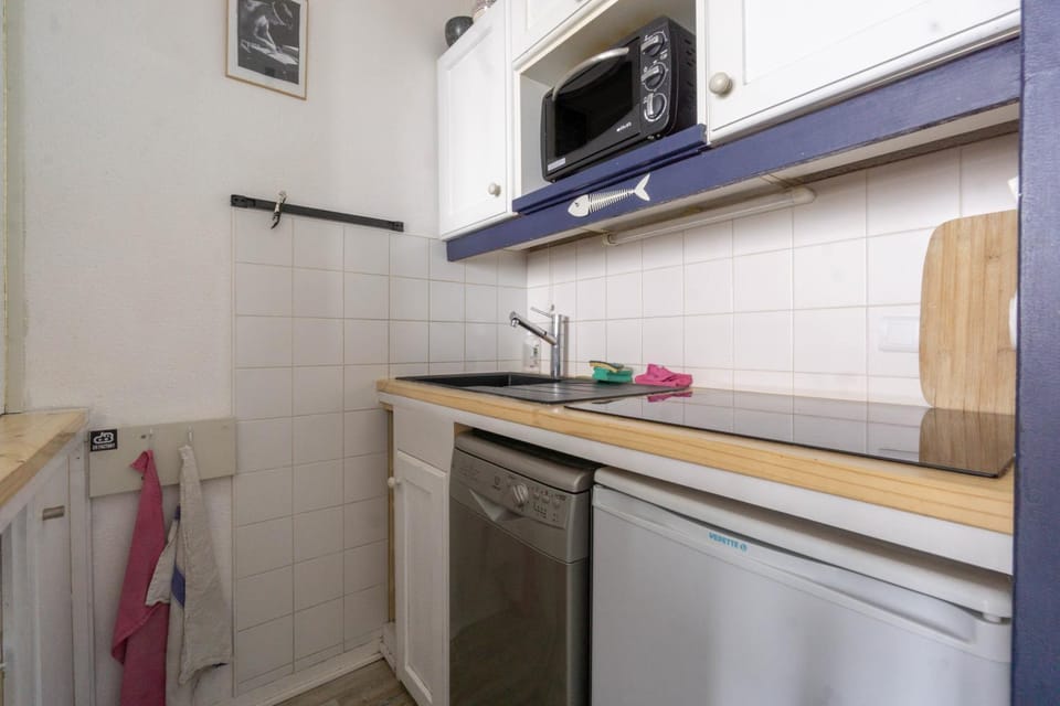 Kitchen or kitchenette, Living room