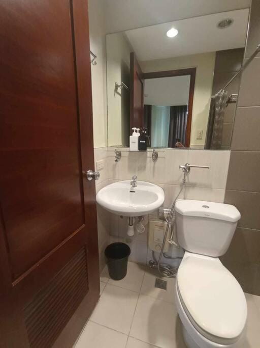 Spacious Studio Apartment B501 Apartment in Makati