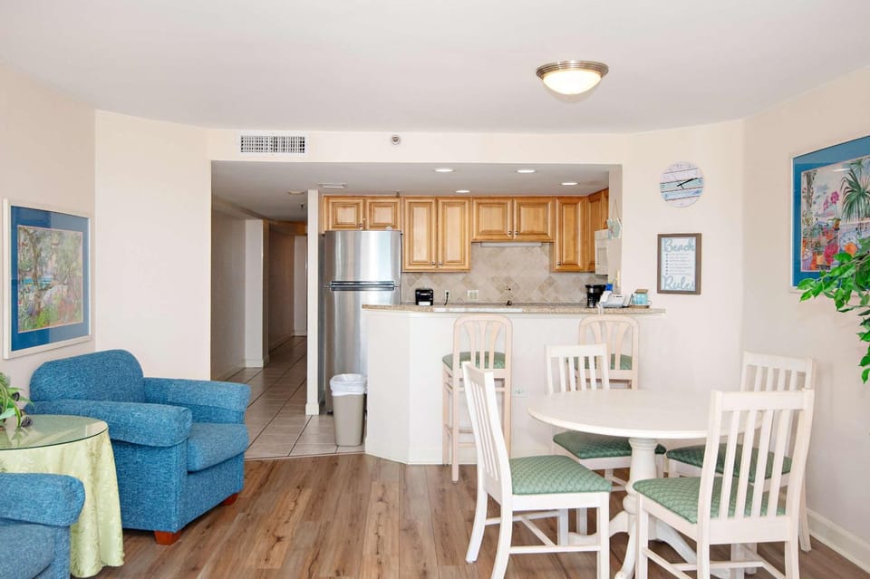 *OCEAN View Condo*Pools*Hot Tub*Kitchen*BEACH*MC61 House in Myrtle Beach