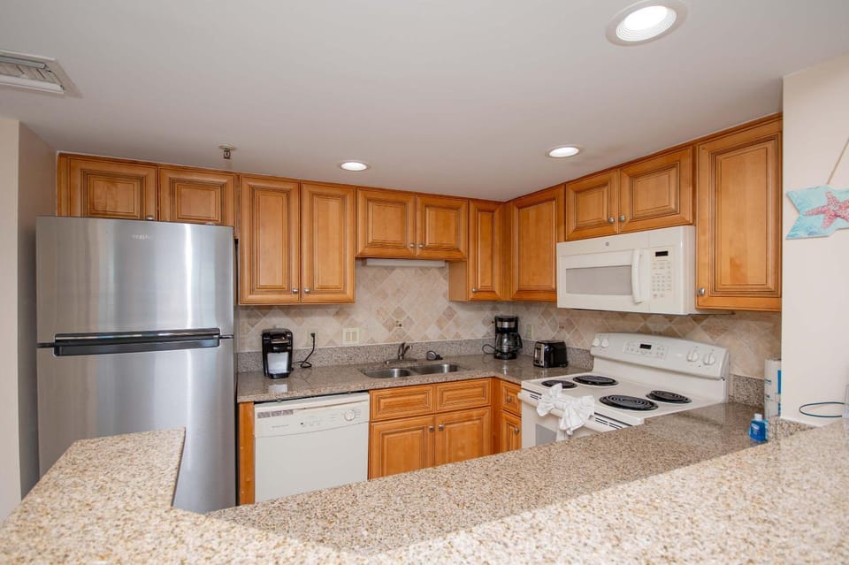 *OCEAN View Condo*Pools*Hot Tub*Kitchen*BEACH*MC61 House in Myrtle Beach