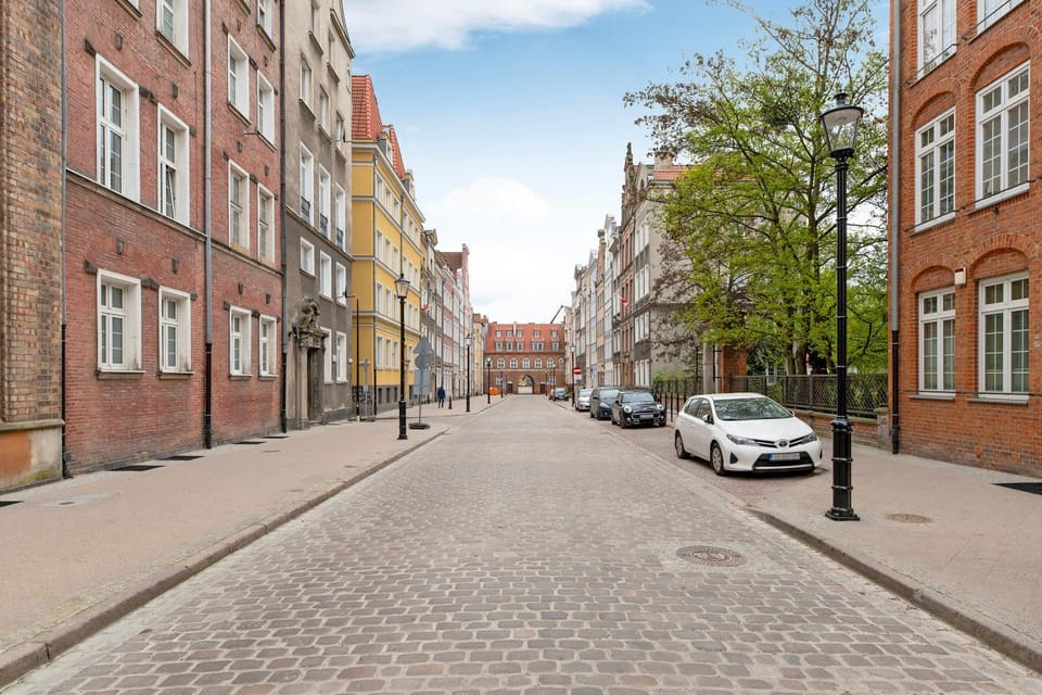 Property building, Street view, Location