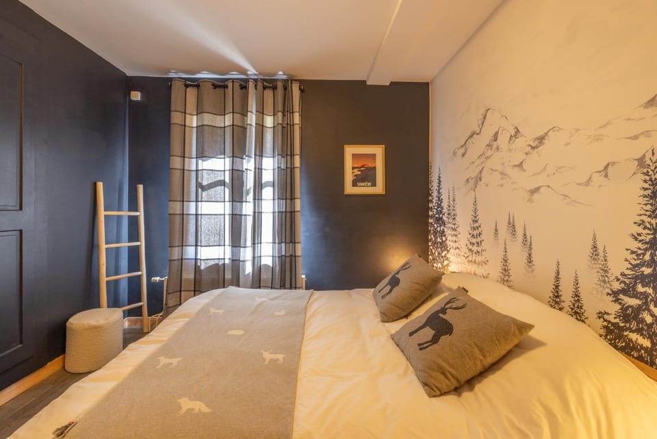 Property building, Living room, Bedroom