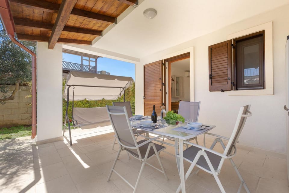 Patio, Dining area