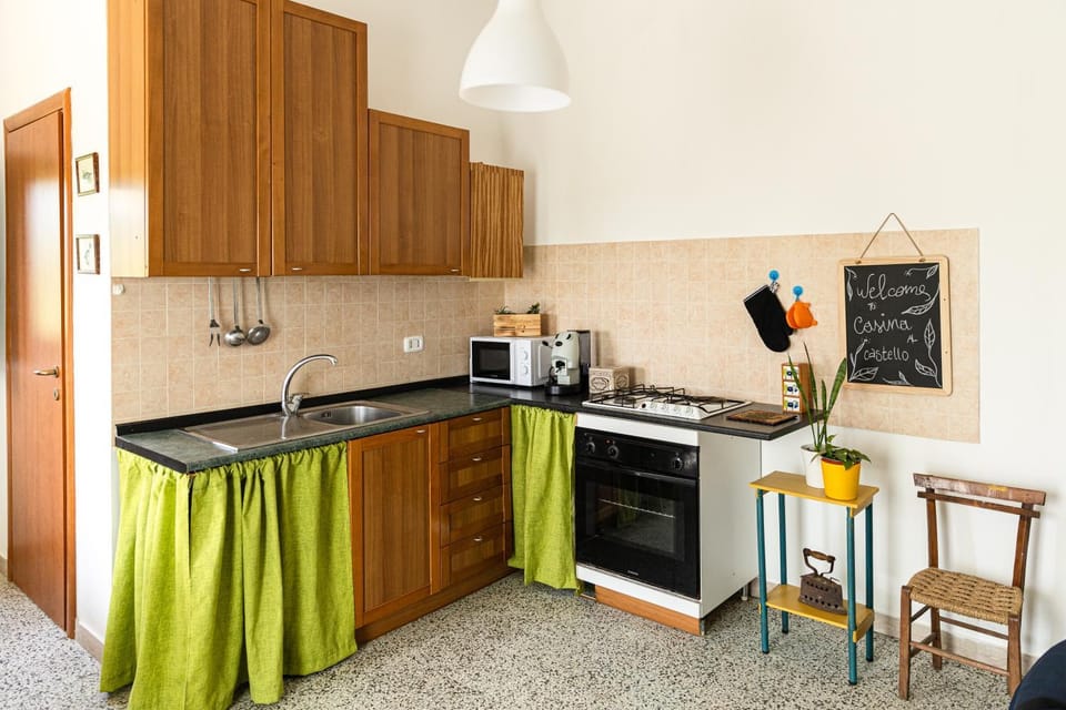 Coffee/tea facilities, Kitchen or kitchenette, Dining area, minibar, pet friendly, stove
