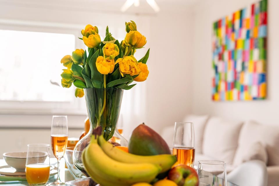 Living room, Decorative detail, Seating area, Dining area