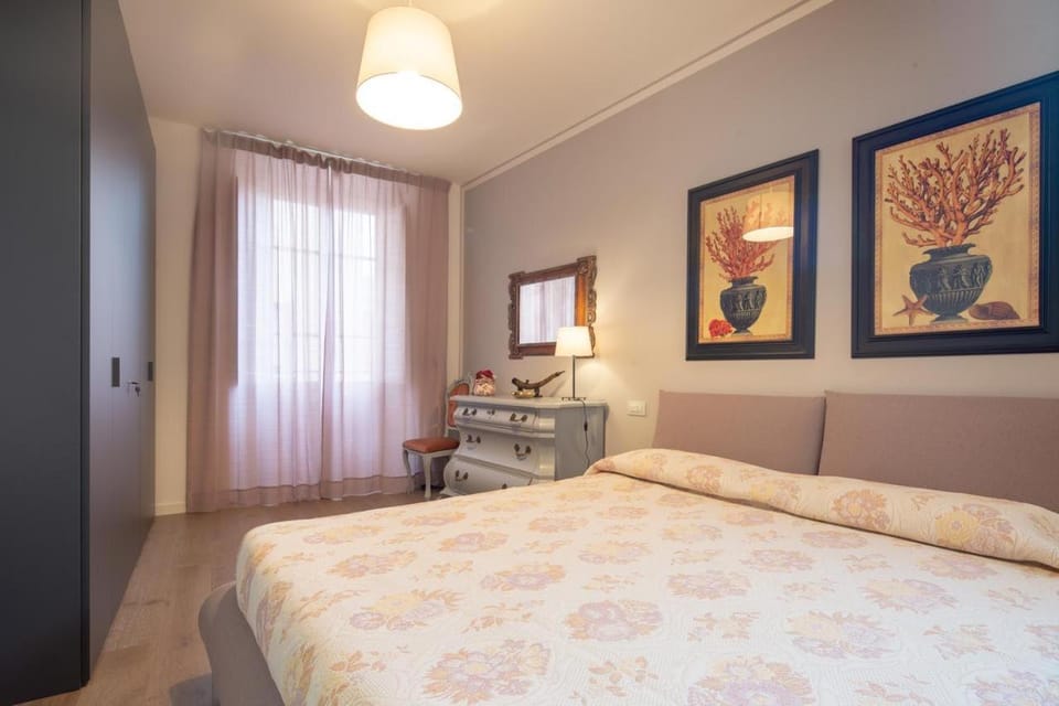 Stunning & Luxurious 1BR apt 1 min walk by Duomo Apartment in Florence