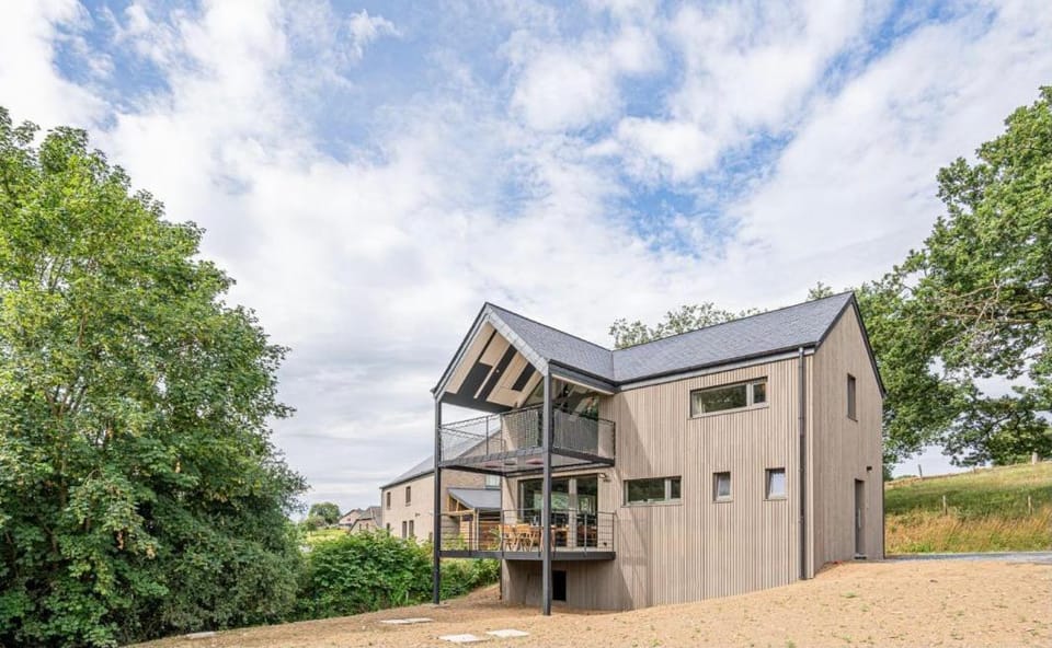Property building, Day, Garden, Garden view