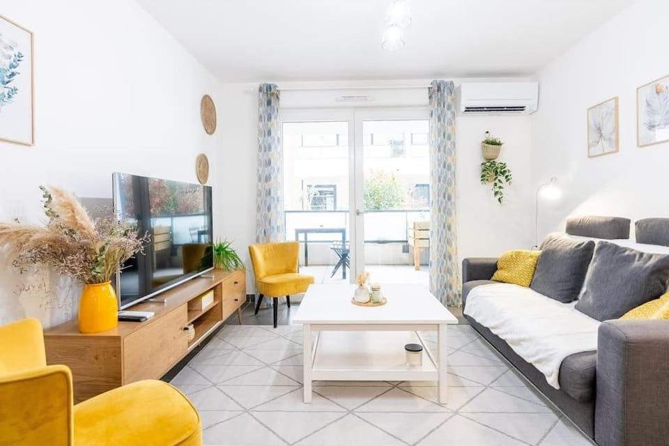 TV and multimedia, Living room, air conditioner