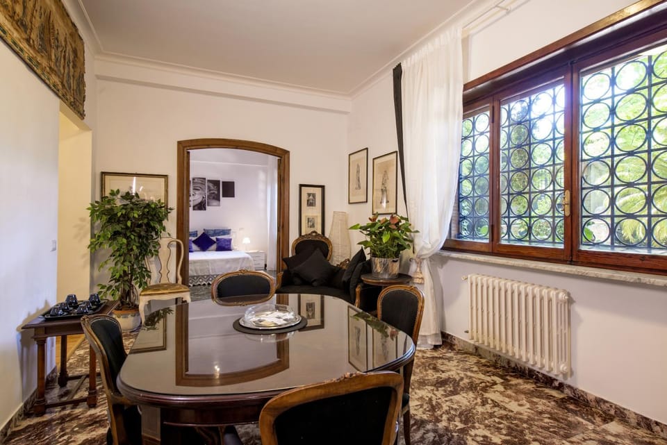 Living room, Seating area, Dining area, Bedroom