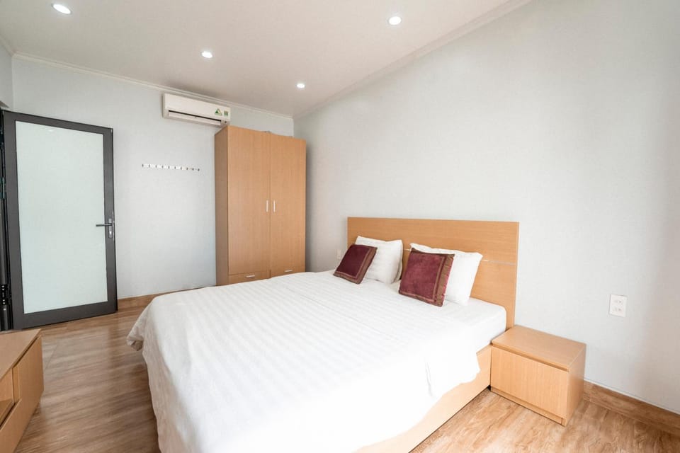 Riverside Row Apartment Hotel in Laos