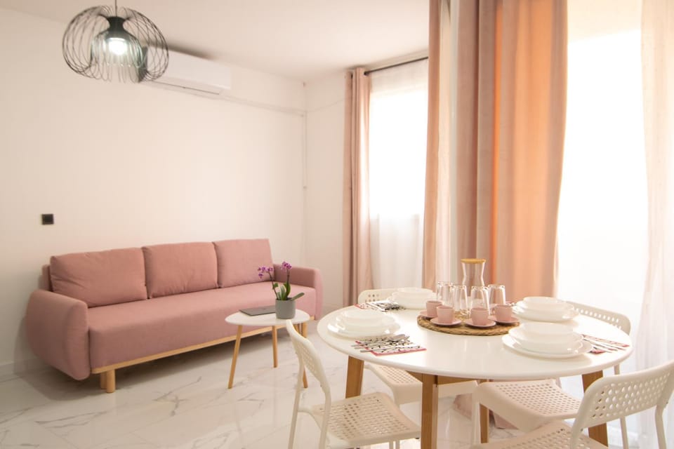 Living room, Seating area, Dining area