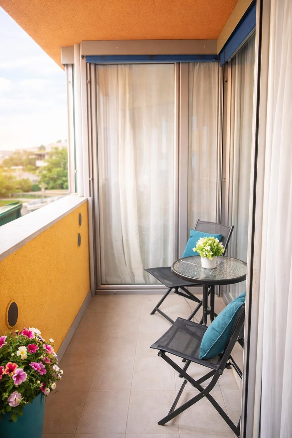 Patio, Day, View (from property/room), Balcony/Terrace, Living room, Seating area, sunbed