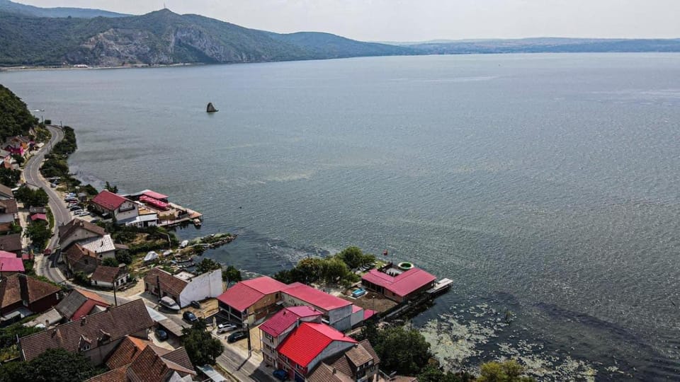 Pensiunea Leonardo Bed and Breakfast in Serbia