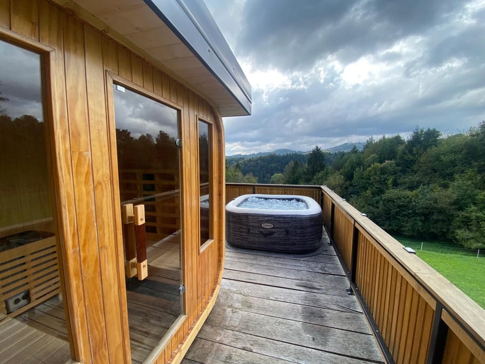 Hot Tub, Sauna, Sauna