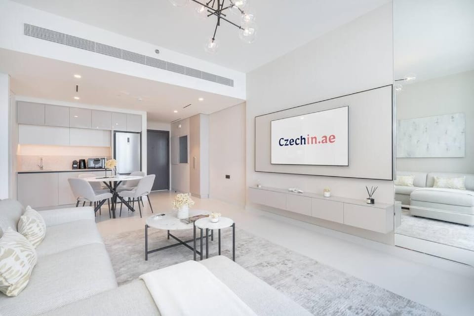 Czechin * Brand New * BeachFront * Palm View * High Floor Apartment in Dubai