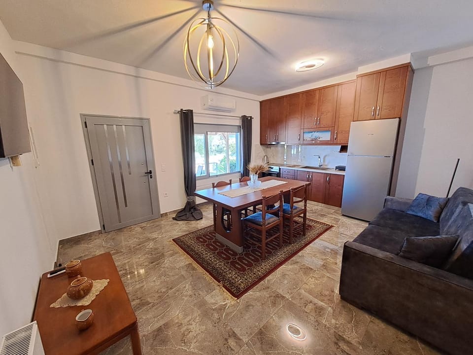Seating area, kitchen