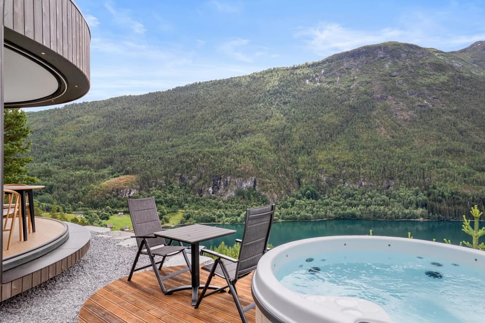 Hot Tub, Hot Tub