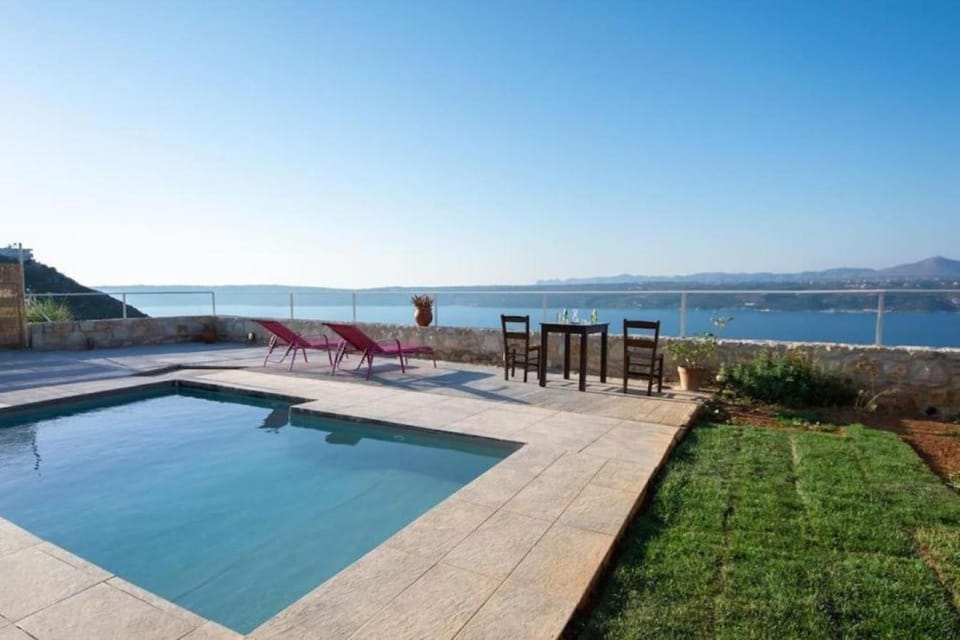 View (from property/room), Sea view, Sea view, Swimming pool