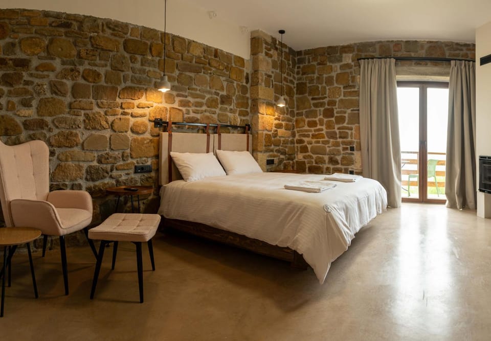 Bed, View (from property/room), Living room, Photo of the whole room, Seating area