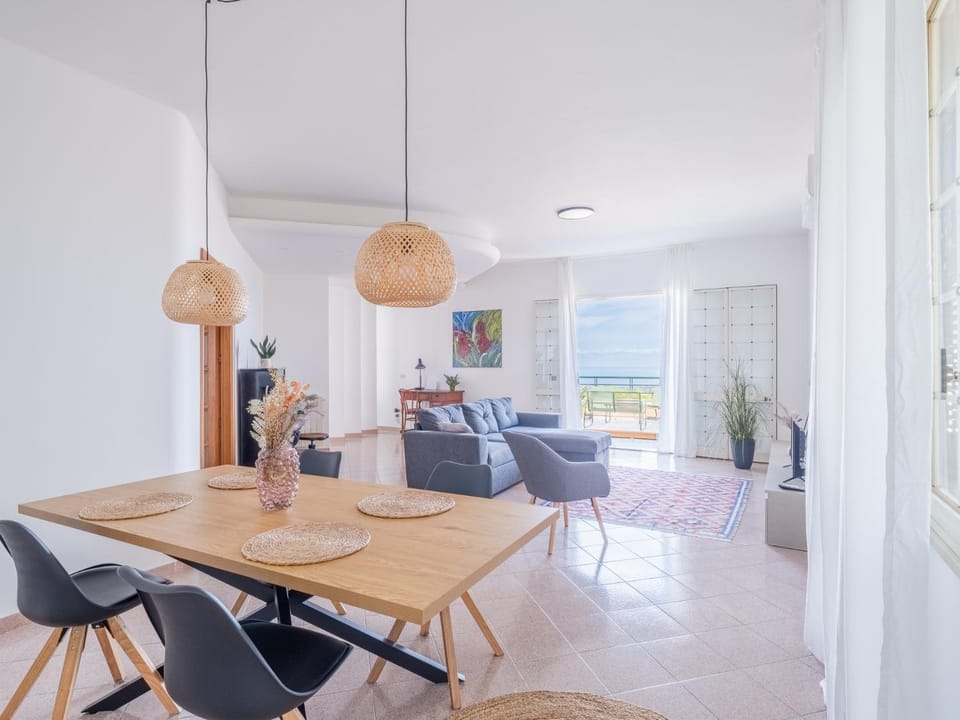 Lounge or bar, Dining area