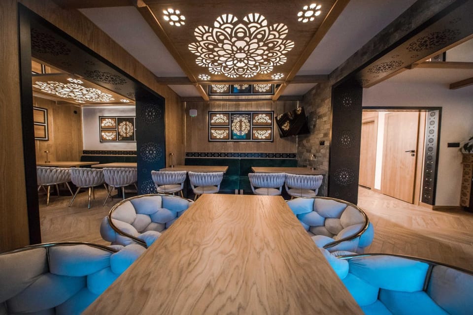 Seating area, Internal: Not applicable to any particular room