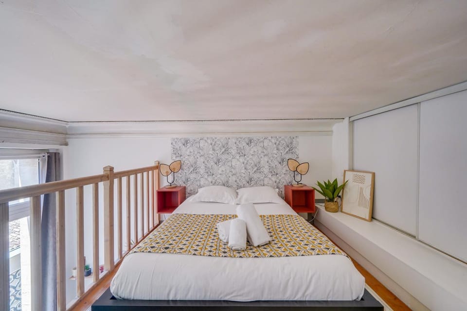 Bed, Bedroom