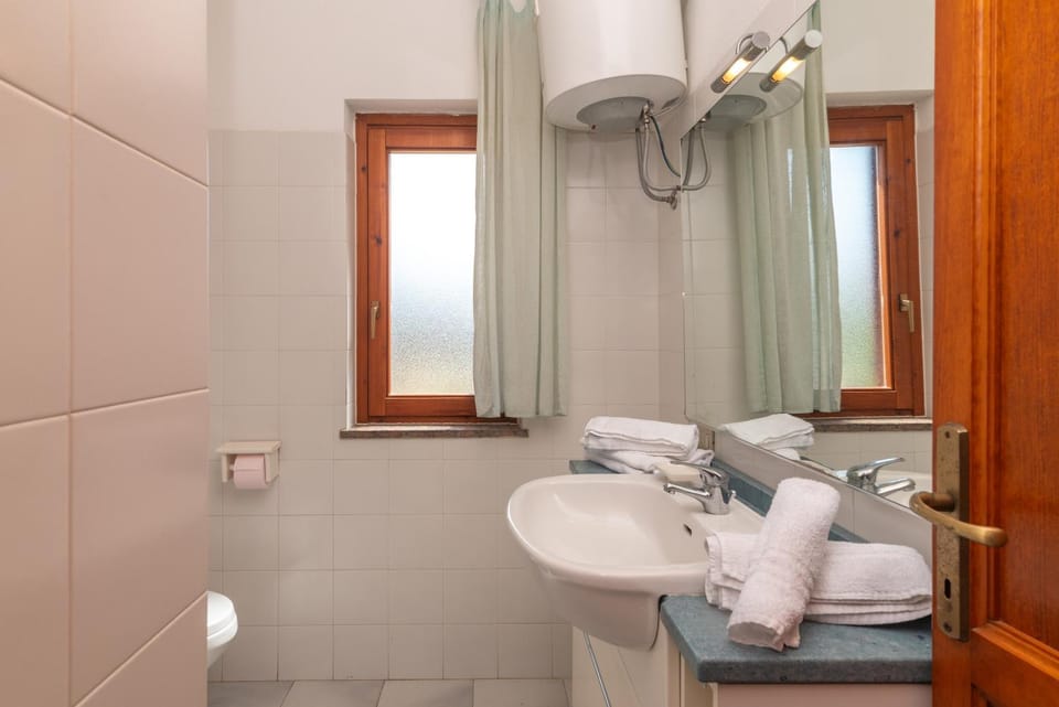 Bathroom, Living room