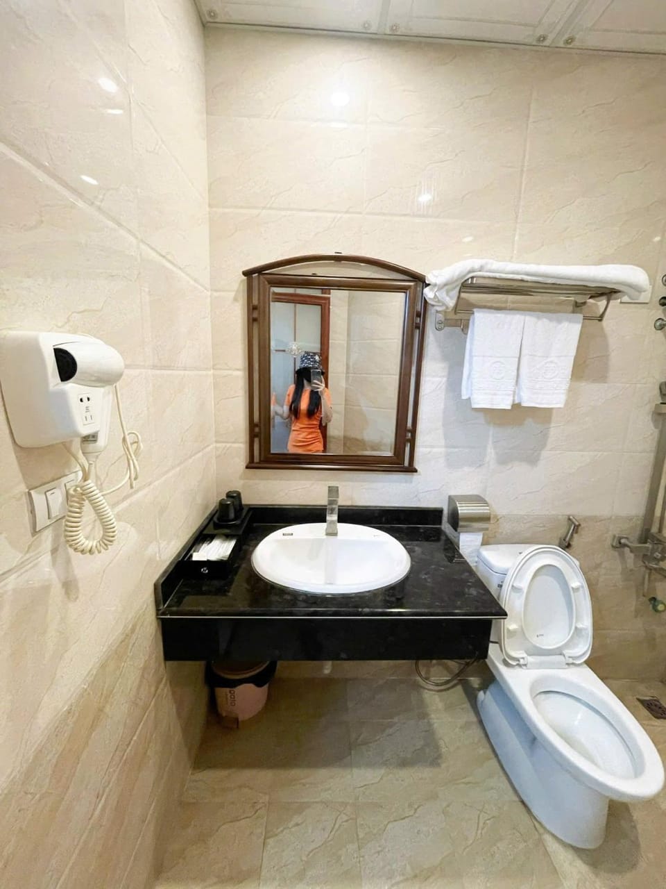 FULL HOUSE Hotel Hotel in Vietnam