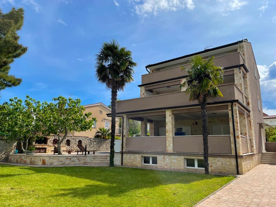Property building, Garden view