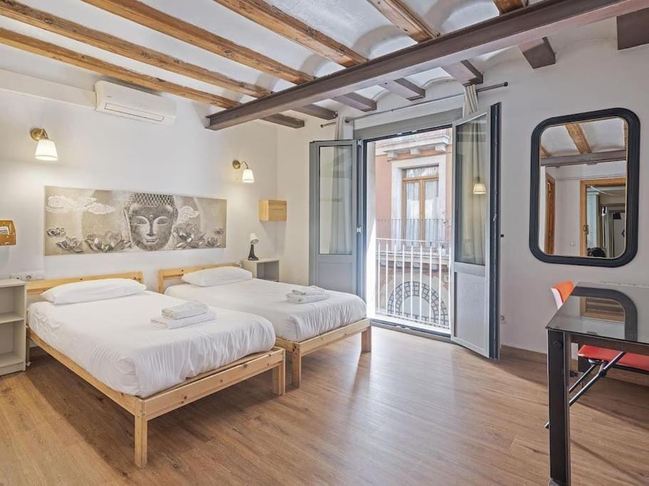 Las Ramblas, comfort in BCN for 8 persons Apartment in Barcelona