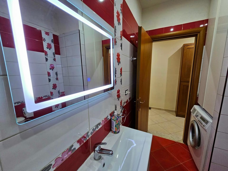 Holiday 2-Bed Apartment SeaView Apartment in Vlorë